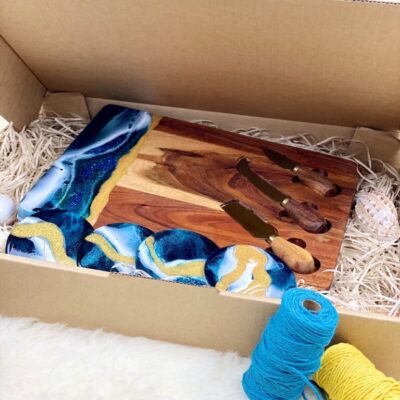 Mother?s Day gift Turquoise geode cheese/serving board with knives 
AUD 91.00+