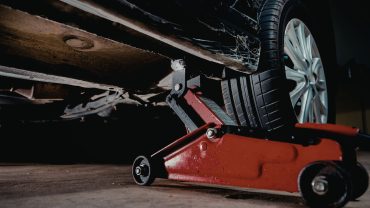 The Complete Buyers Guide To Roadside Safety & Recovery Gear For Caravanners