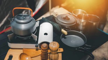 Essential Caravan Cookware & Diningware [Product Guide]